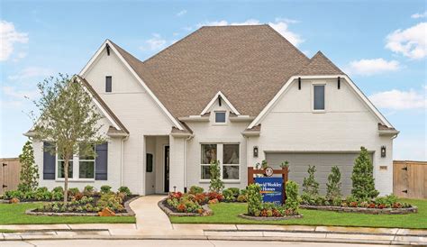 Explore The Despeaux plan by David Weekley Homes in Union Park at Norterra. This charming single-story floorplan ranges from 2,489-2,501 sf and features 4 bedrooms, 3 baths, a 3-car garage, and a covered front porch and patio.